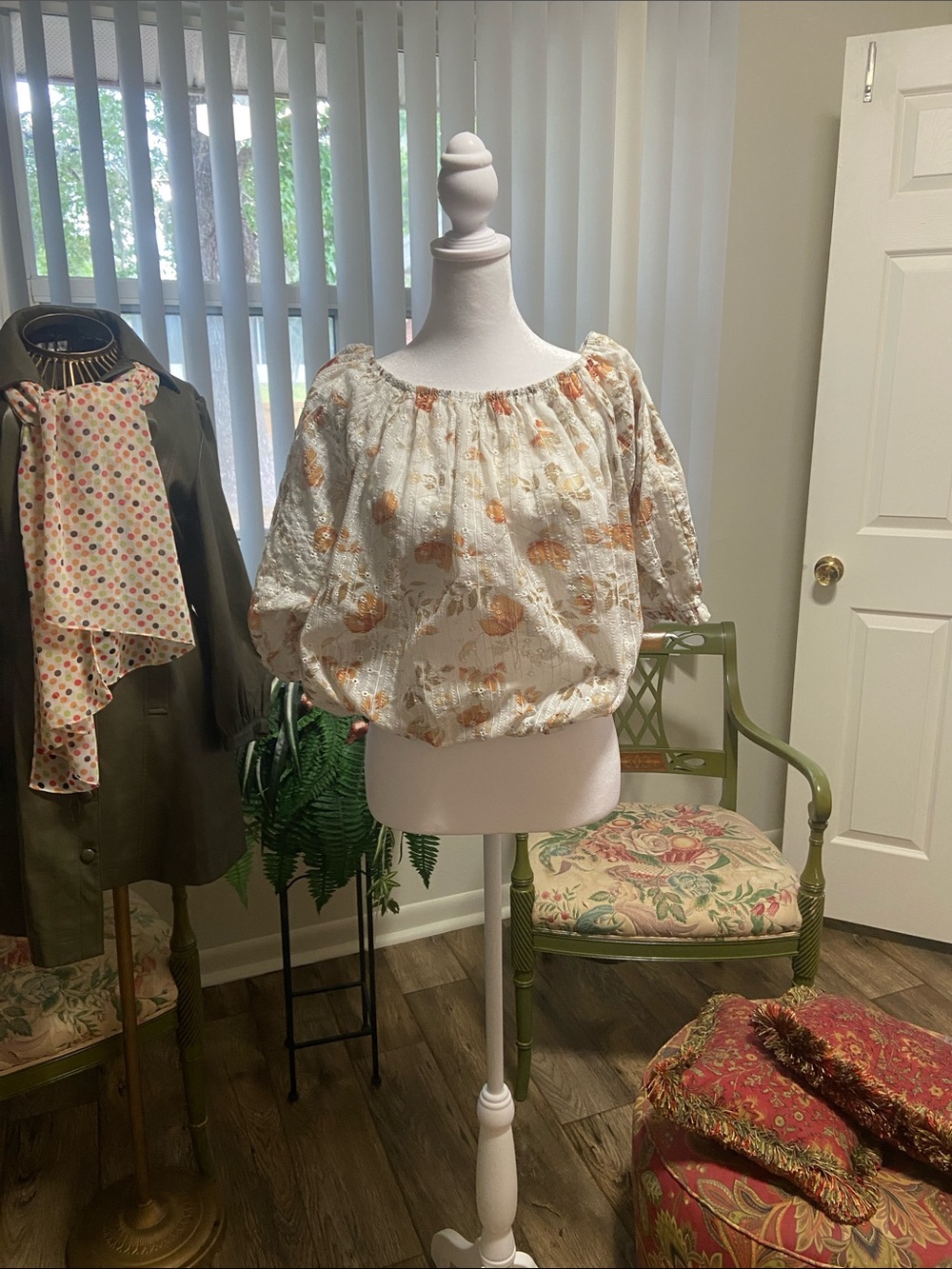 Bohemian Floral Puff-Sleeve Crop Top - Cream with Orange Floral